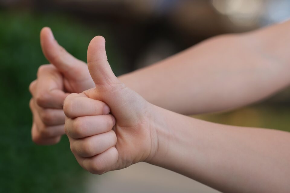 Thumbs Up 4589867 1920 960x640